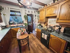 Kitchen- click for photo gallery